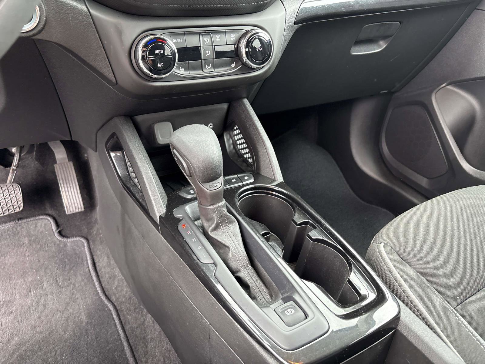Used 2023 Chevrolet TrailBlazer LT w/ Convenience Package FWD image 12