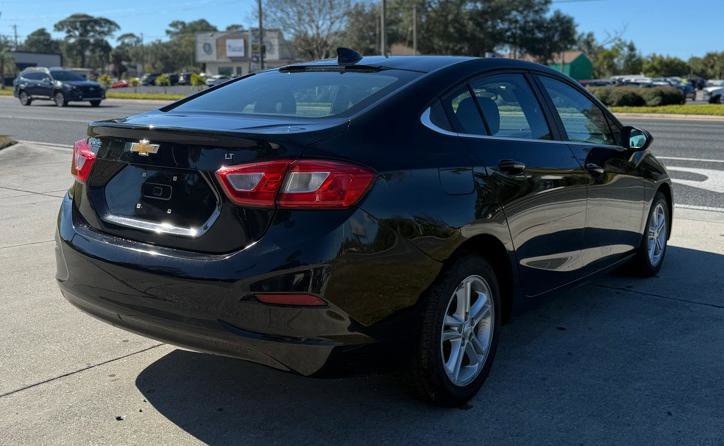Used 2018 Chevrolet Cruze LT image 4