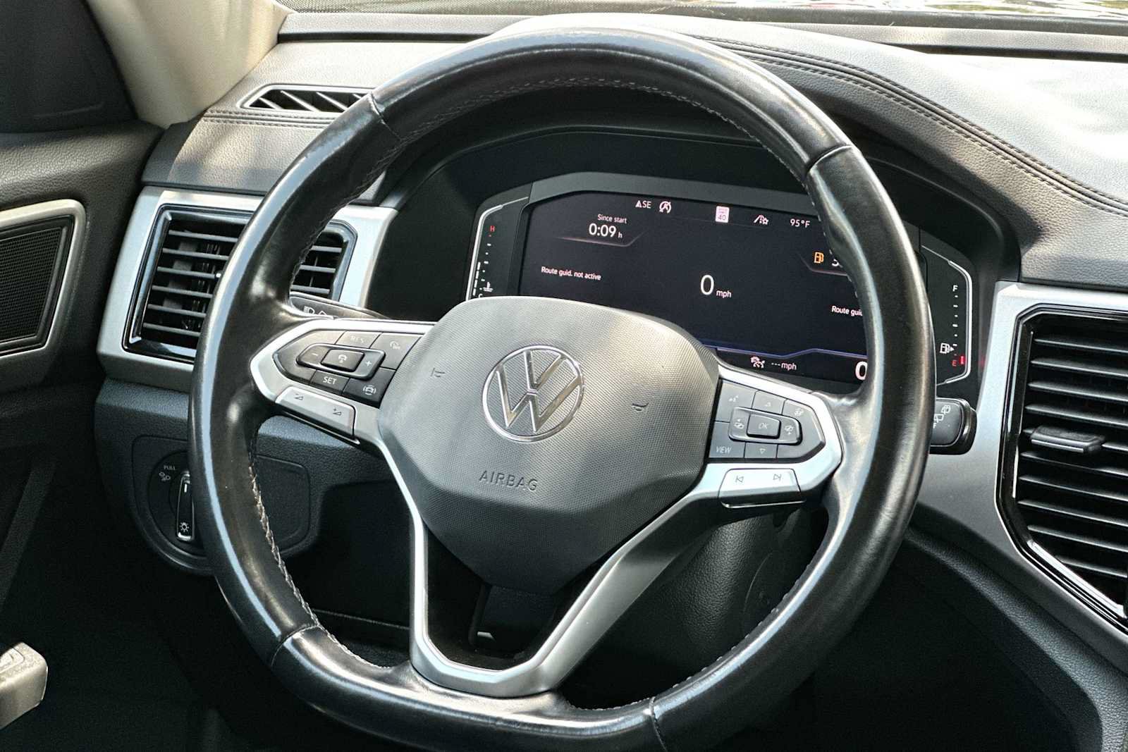 Used 2021 Volkswagen Atlas SEL AWD/4WD image 27