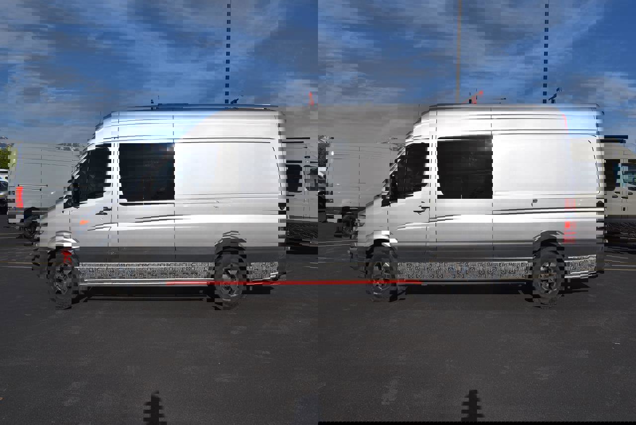 Used 2013 Mercedes-Benz Sprinter 2500 image 4