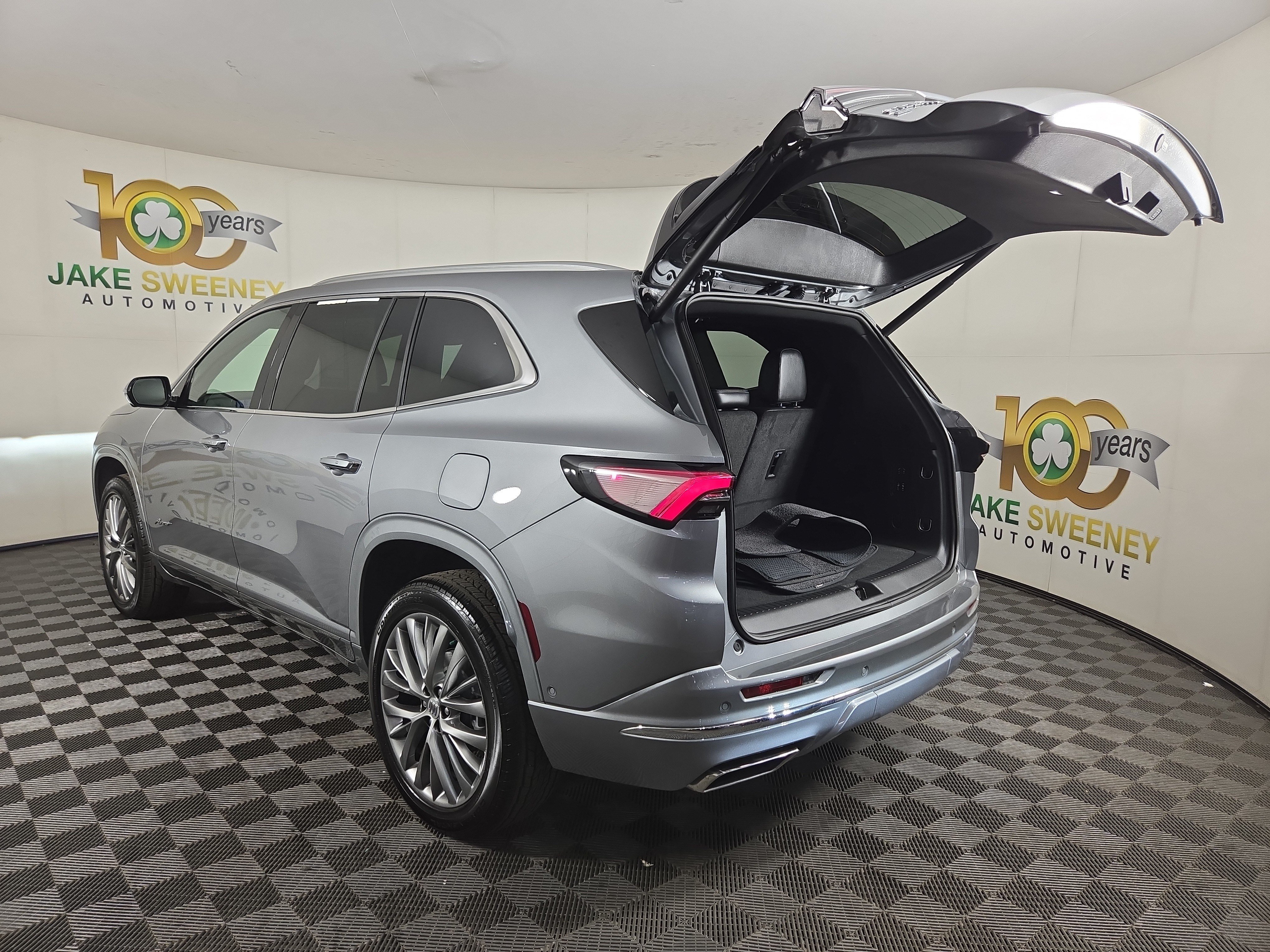 Certified 2026 Buick Enclave Avenir w/ Super Cruise Package AWD/4WD image 33