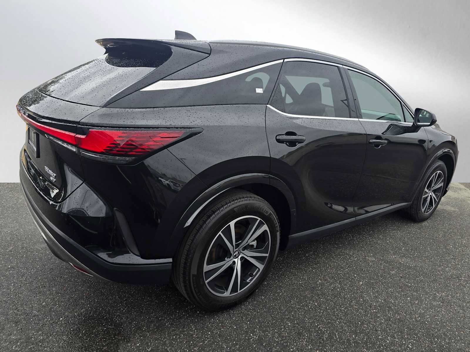 Used 2023 Lexus RX 350 Premium w/ Accessory Package AWD/4WD image 3