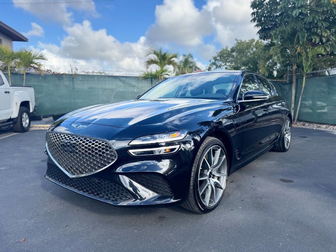 Used 2025 Genesis G70 2.5T image 3
