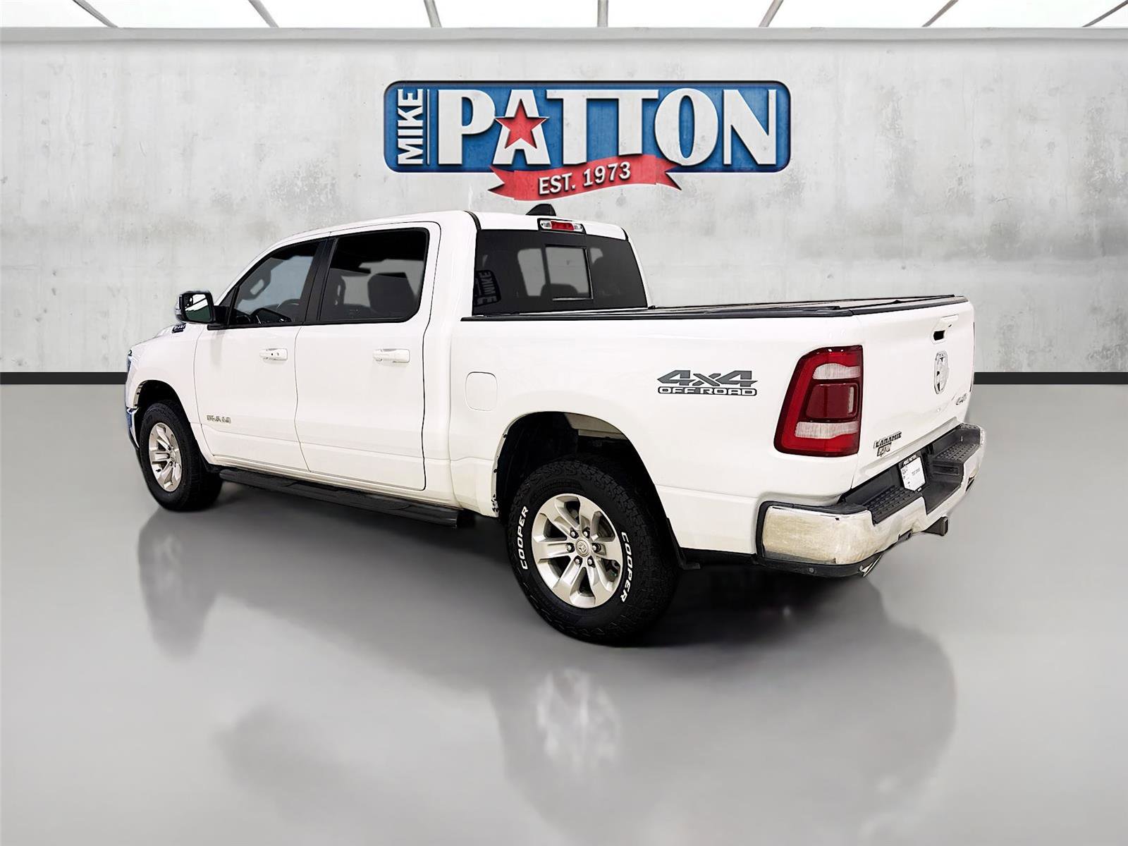 Used 2023 RAM 1500 Laramie AWD/4WD image 5