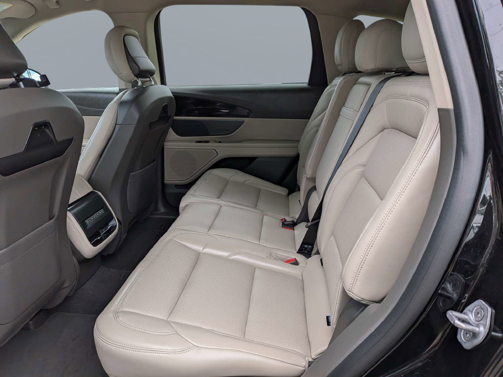 Used 2024 Lincoln Nautilus Premier AWD/4WD image 20