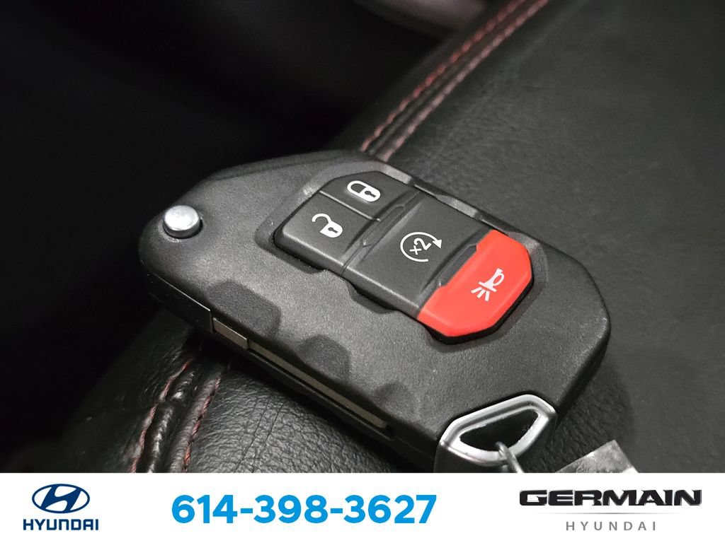 Used 2022 Jeep Wrangler Unlimited Rubicon w/ Cold Weather Group AWD/4WD image 34