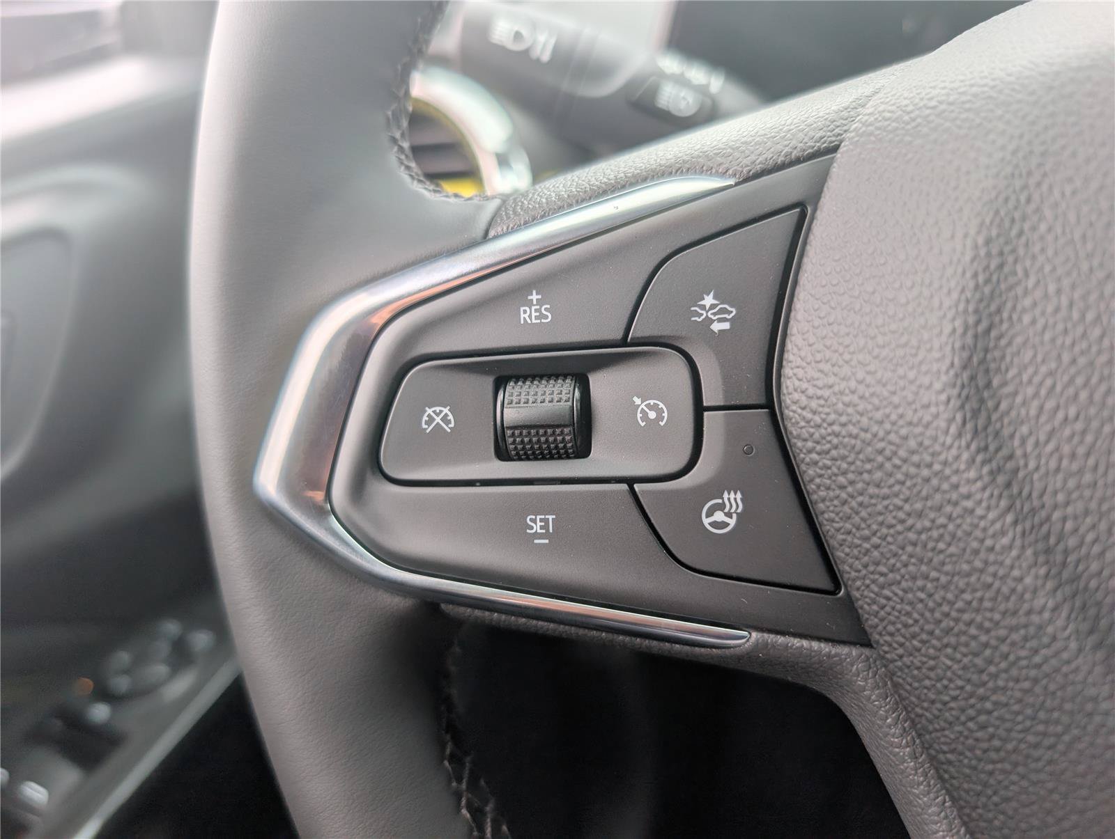 New 2026 Chevrolet Trax LT w/ Driver Confidence Package FWD image 18