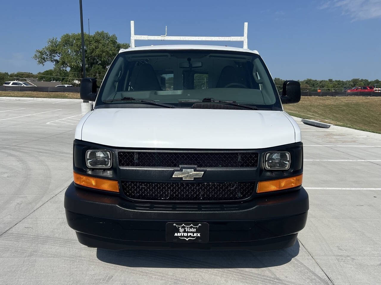Used 2015 Chevrolet Express 2500 RWD image 8