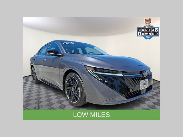Used 2026 Nissan Sentra SR w/ SR Premium Package FWD image 1