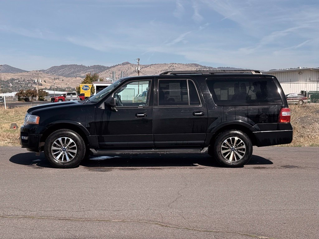 Used 2016 Ford Expedition EL XLT w/ Equipment Group 202A AWD/4WD image 2