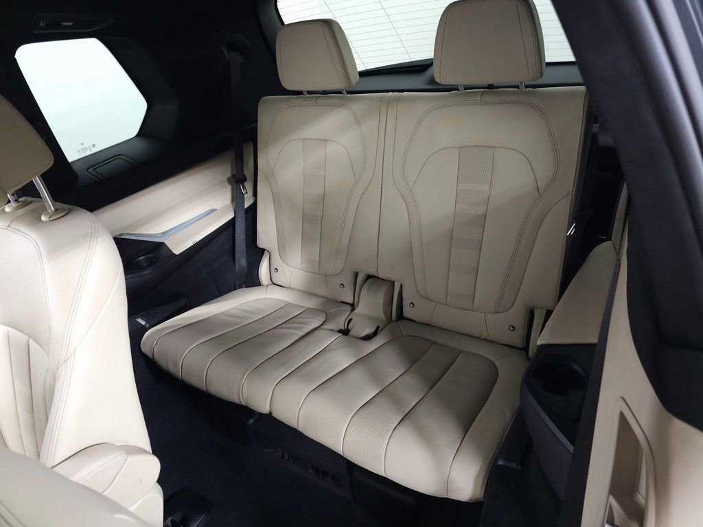 Used 2021 BMW X7 M50i image 46