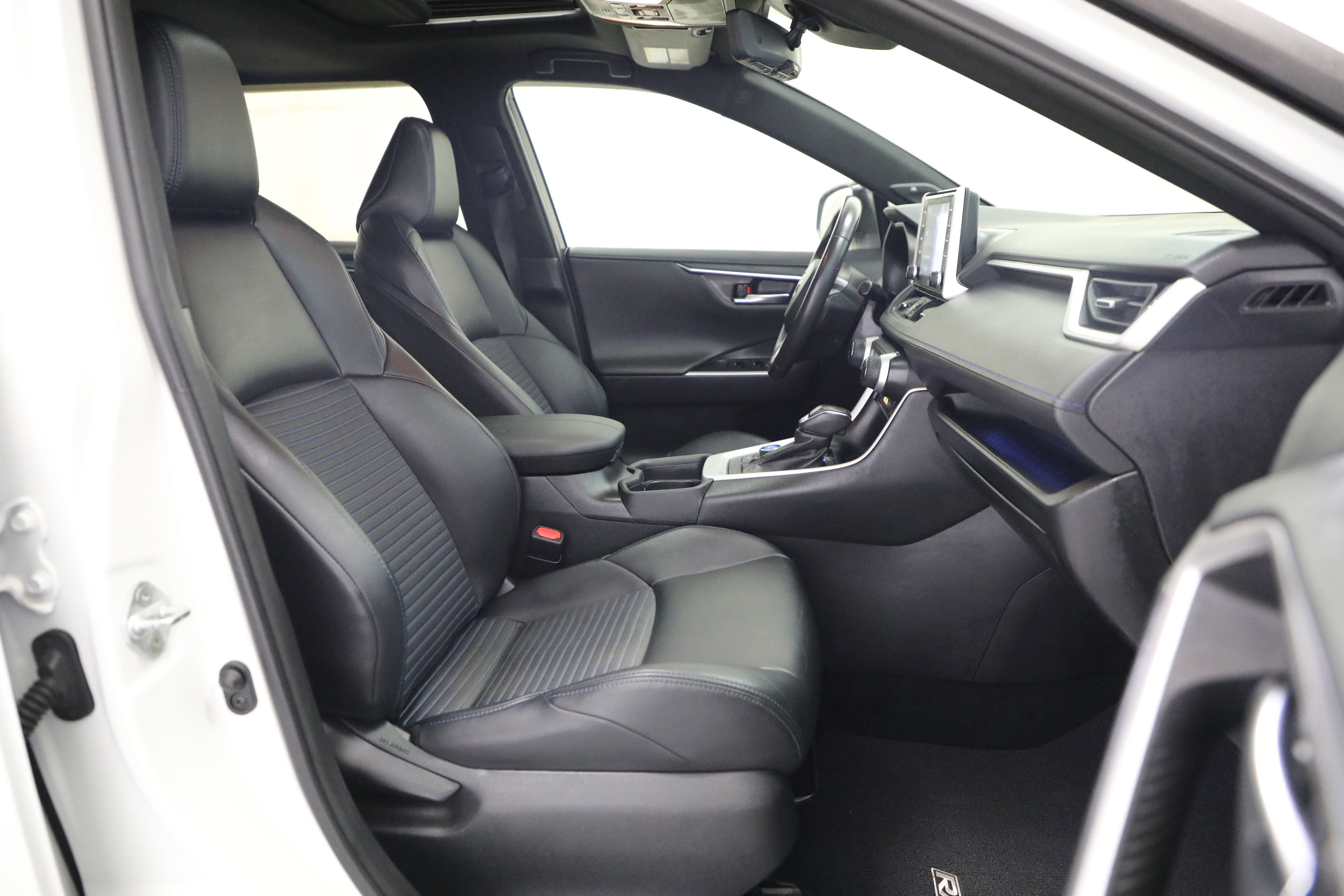 Used 2020 Toyota RAV4 XSE image 9