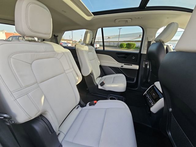 Used 2025 Lincoln Aviator Reserve w/ Illumination Package AWD/4WD image 29