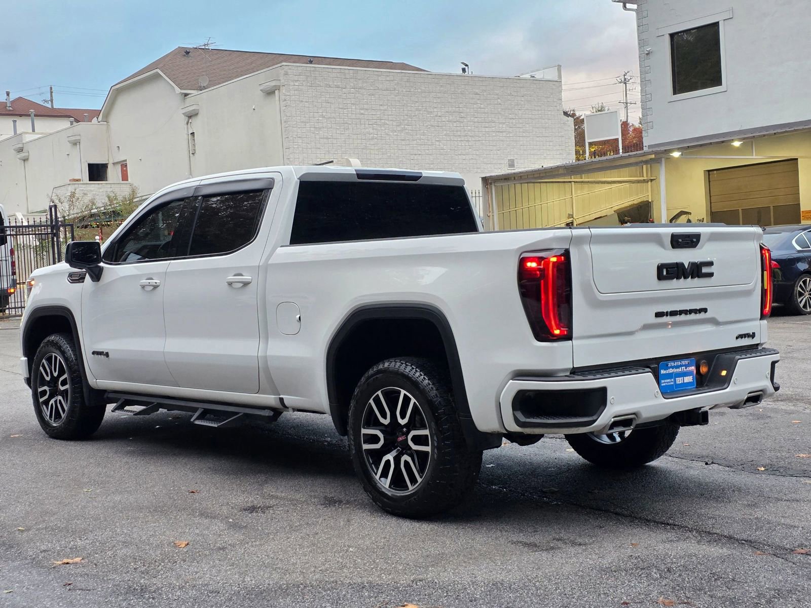 Used 2023 GMC Sierra 1500 AT4 AWD/4WD image 6