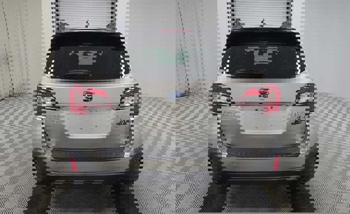 Used 2019 Subaru Outback 2.5i Premium image 4