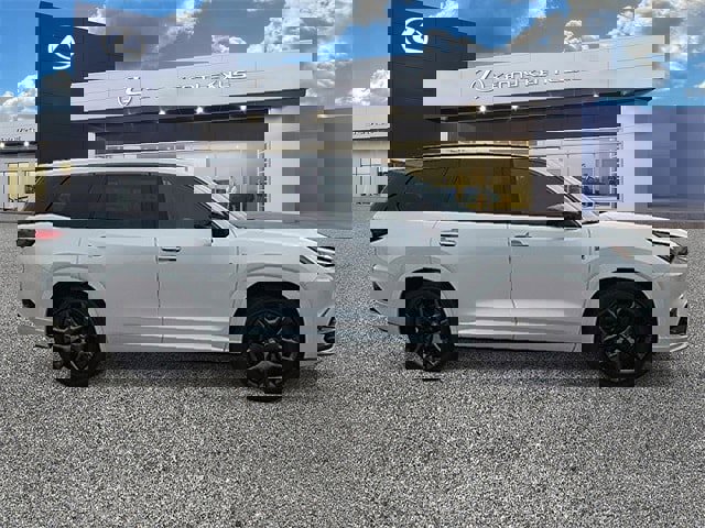 New 2026 Lexus TX 500h AWD image 2