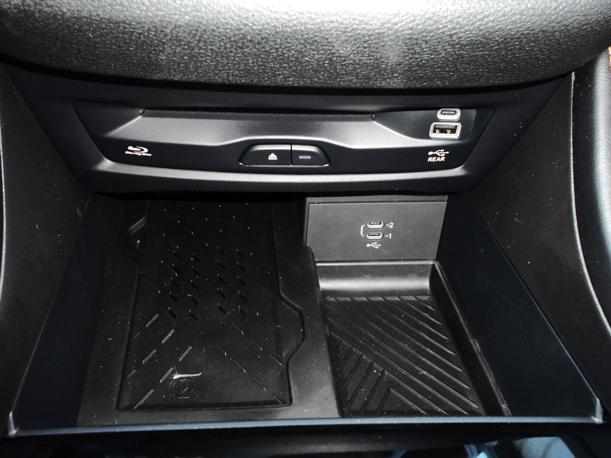 New 2027 Chrysler Pacifica Pinnacle w/ Theater Group FWD image 25