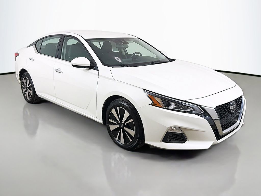 Used 2022 Nissan Altima 2.5 SV image 2