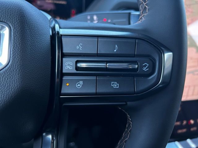 New 2025 GMC Yukon XL AT4 w/ AT4 Premium Plus Package AWD/4WD image 24