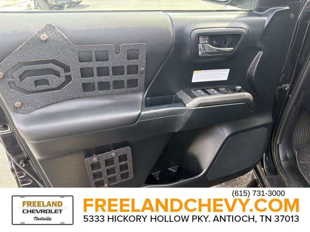 Used 2018 Toyota Tacoma TRD Off-Road image 20