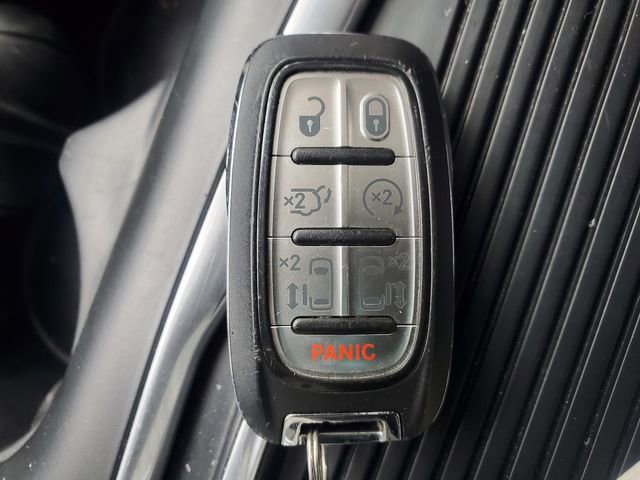 Certified 2024 Chrysler Pacifica Touring-L image 35