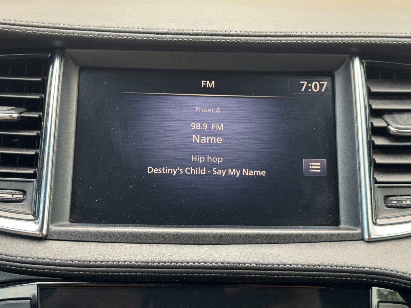 Used 2021 INFINITI QX50 Luxe w/ Appearance Package AWD/4WD image 23
