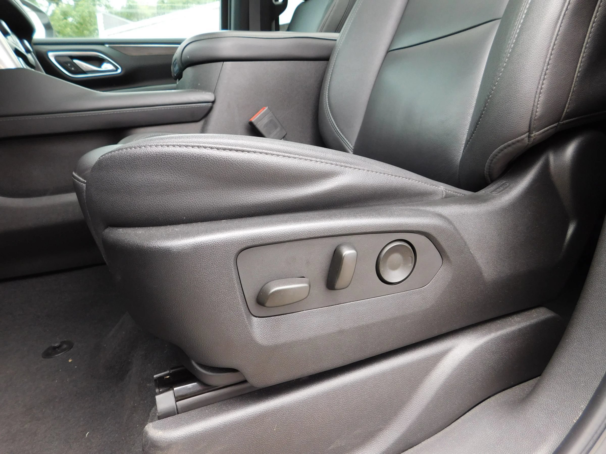 Used 2023 Chevrolet Tahoe Z71 AWD/4WD image 16