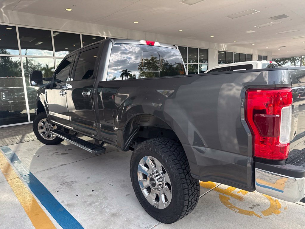 Used 2019 Ford F250 Lariat w/ Chrome Package AWD/4WD image 3