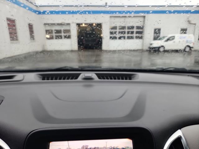 Used 2020 Chevrolet Equinox LT image 28