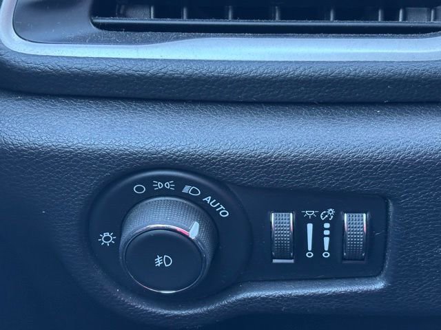 Used 2021 Chrysler Pacifica Touring-L w/ S Appearance Package image 16