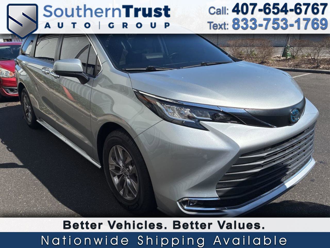 Used 2023 Toyota Sienna XLE image 1