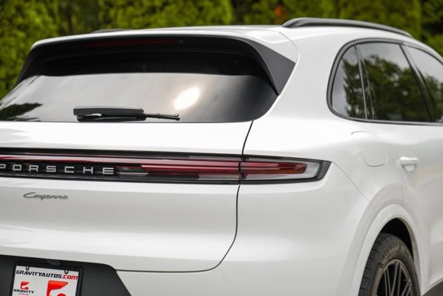 Used 2024 Porsche Cayenne AWD/4WD image 16