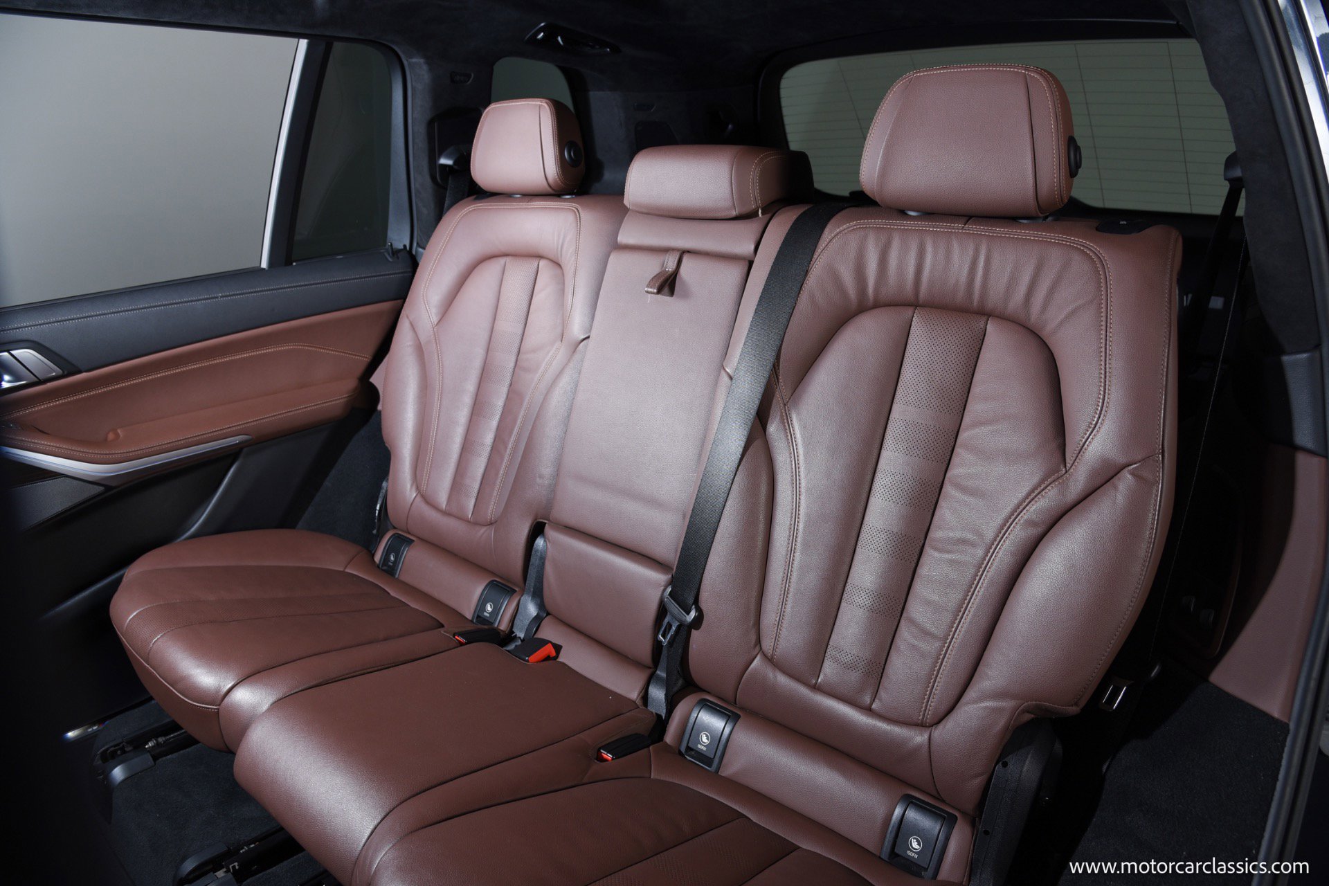 Used 2021 BMW X7 M50i image 25