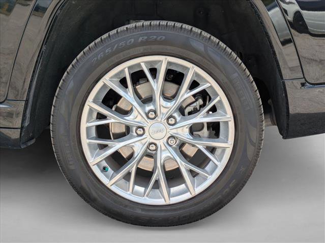 Used 2021 Jeep Grand Cherokee L Summit w/ Advanced Protech Group IV image 17