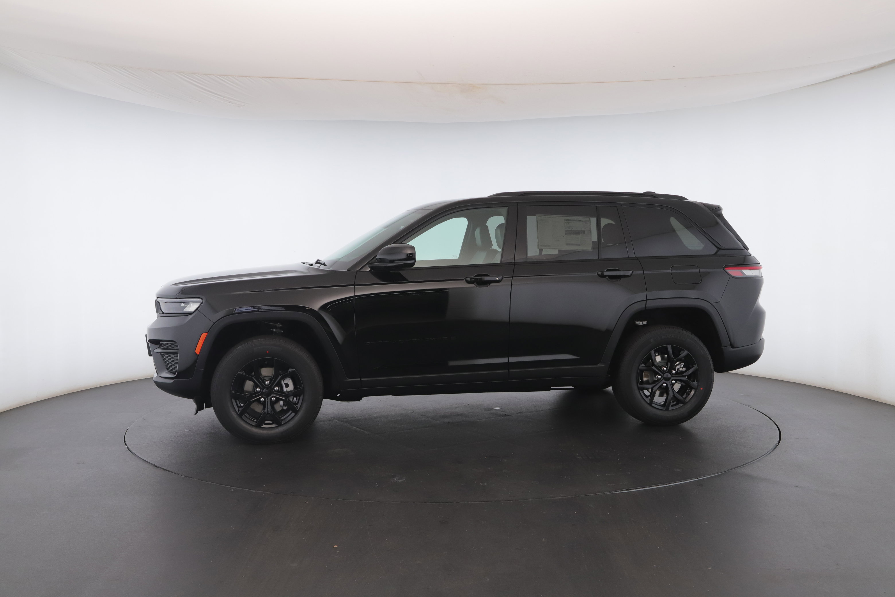 New 2025 Jeep Grand Cherokee Altitude image 41