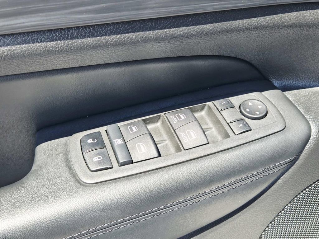 Used 2022 Jeep Grand Cherokee Laredo X AWD/4WD image 34