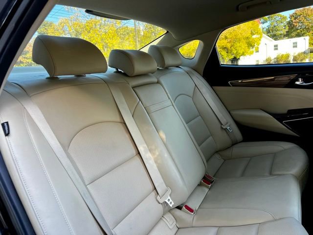 Used 2019 Kia Cadenza Premium image 24