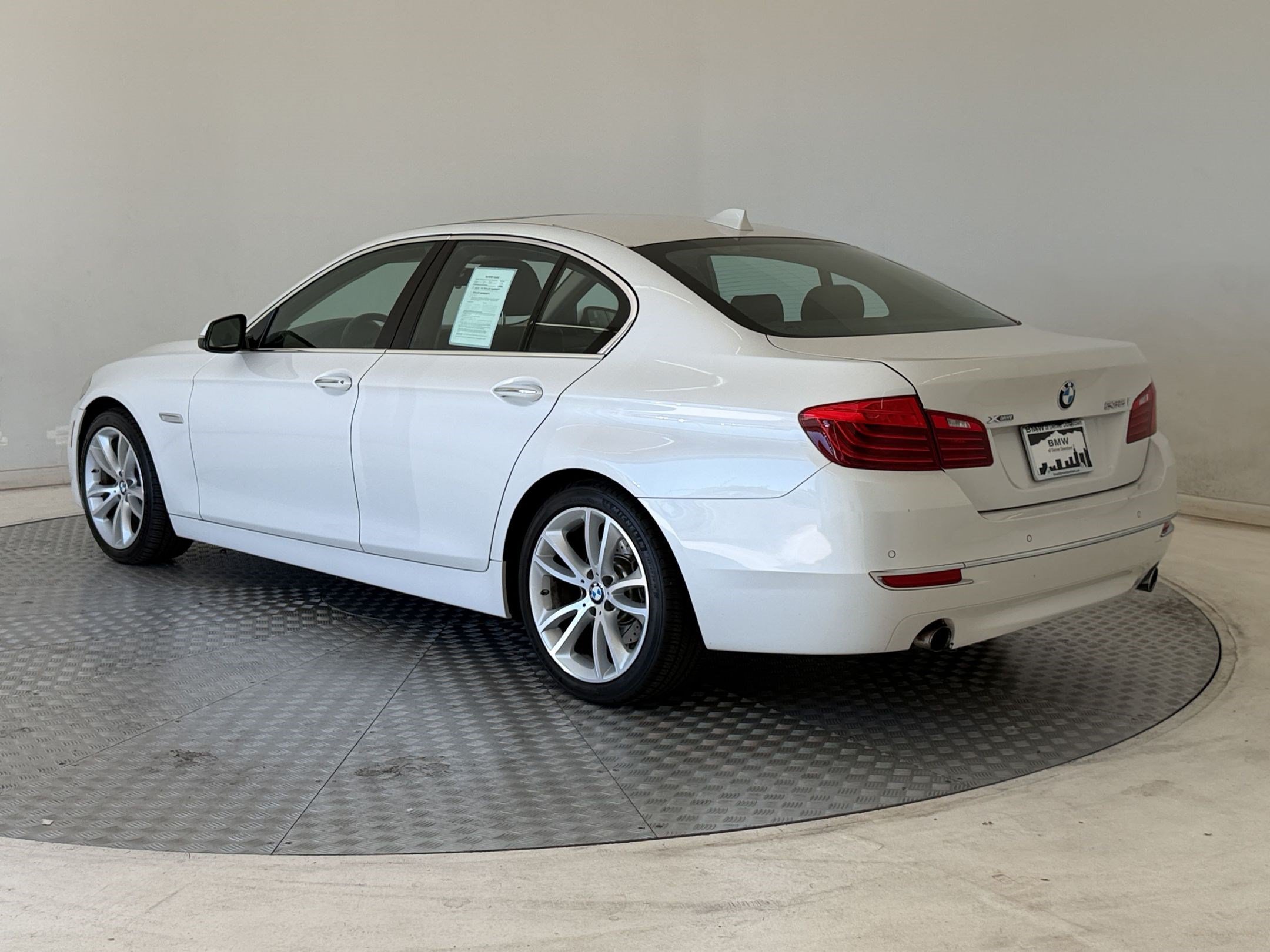 Used 2016 BMW 535i xDrive Sedan AWD/4WD image 3