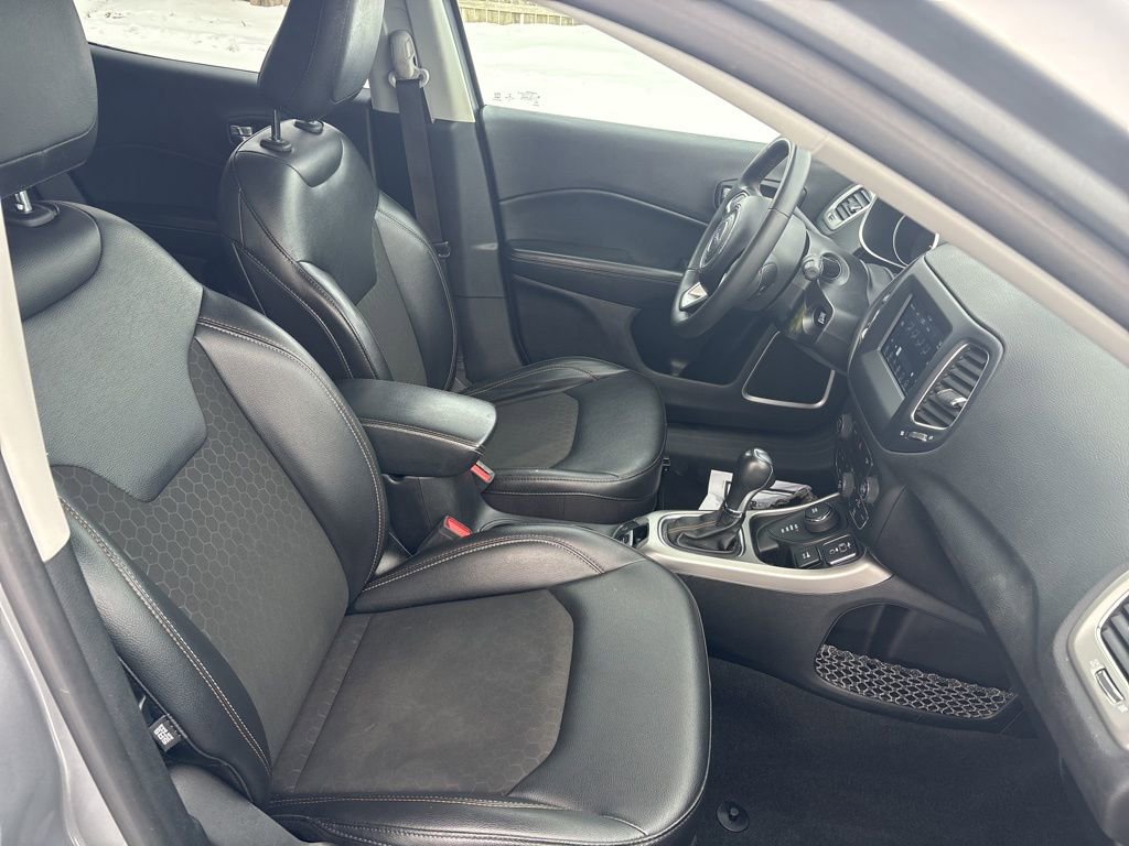 Certified 2021 Jeep Compass Latitude image 13