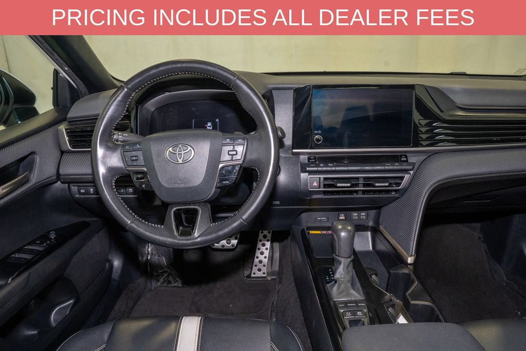 Used 2025 Toyota Camry SE FWD image 6