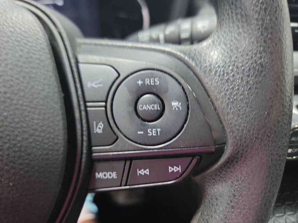 Used 2024 Toyota RAV4 XLE AWD/4WD image 33