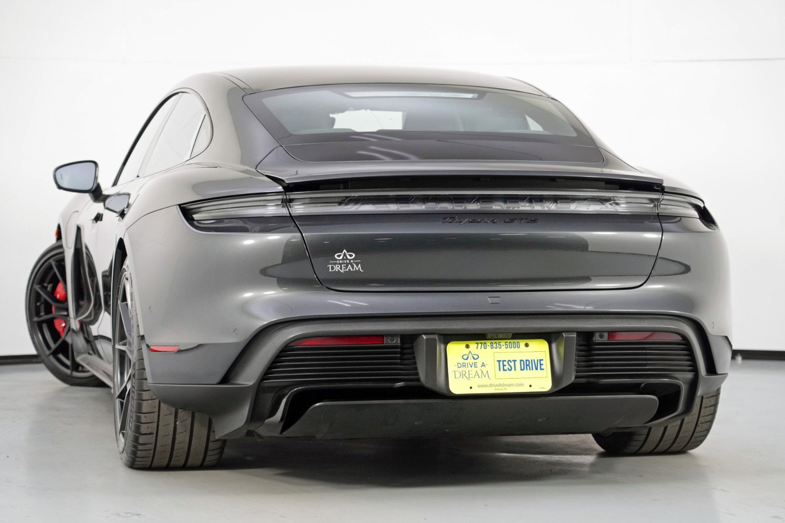 Used 2023 Porsche Taycan GTS image 6