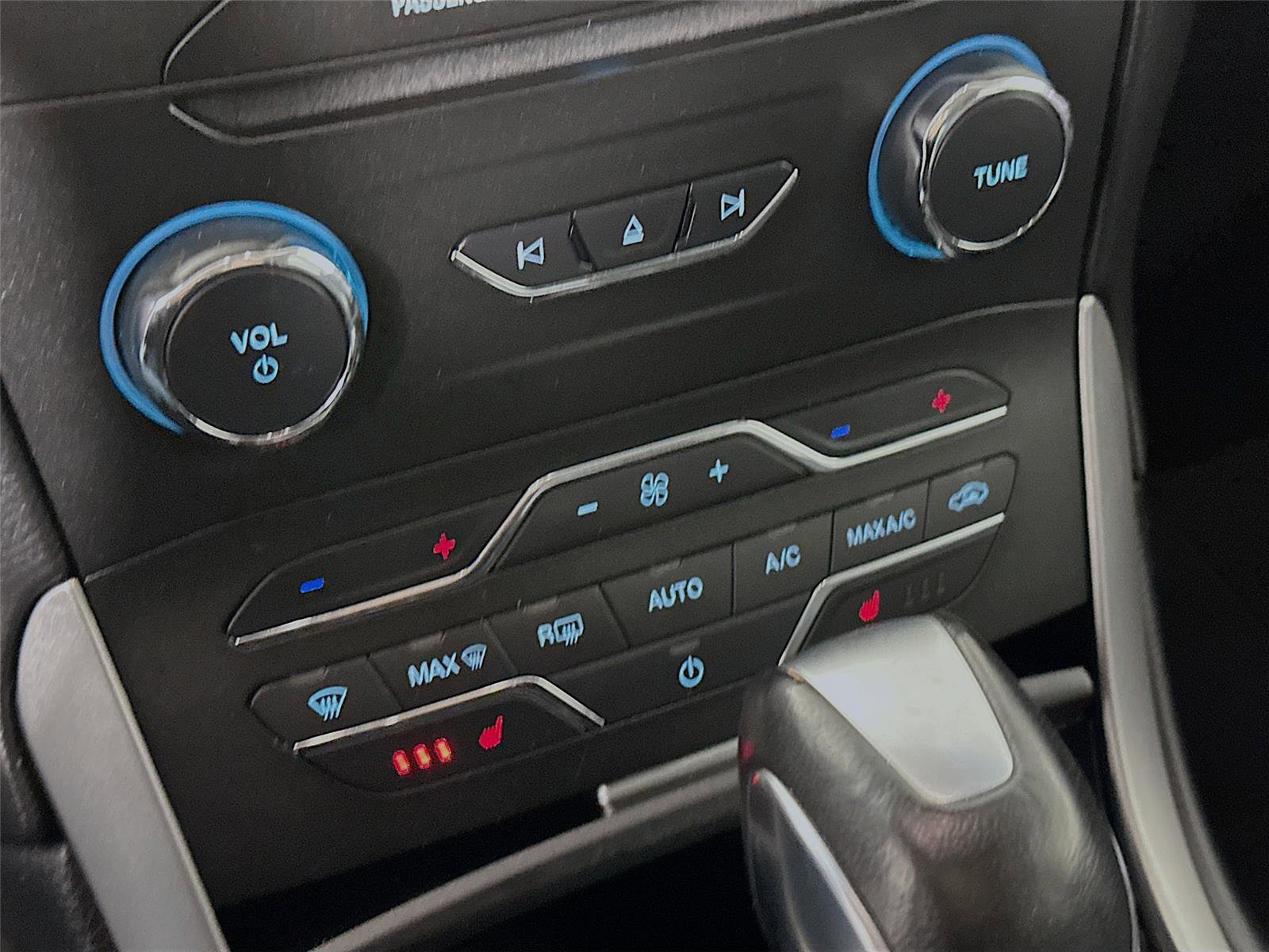 Used 2018 Ford Edge SEL w/ Equipment Group 201A image 16