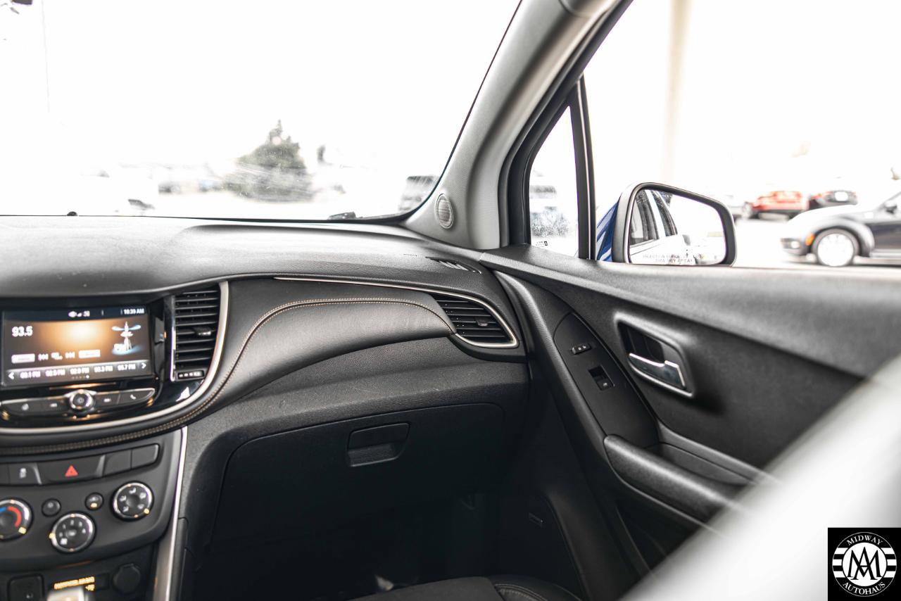 Used 2017 Chevrolet Trax LT w/ Sun & Sound Package image 24