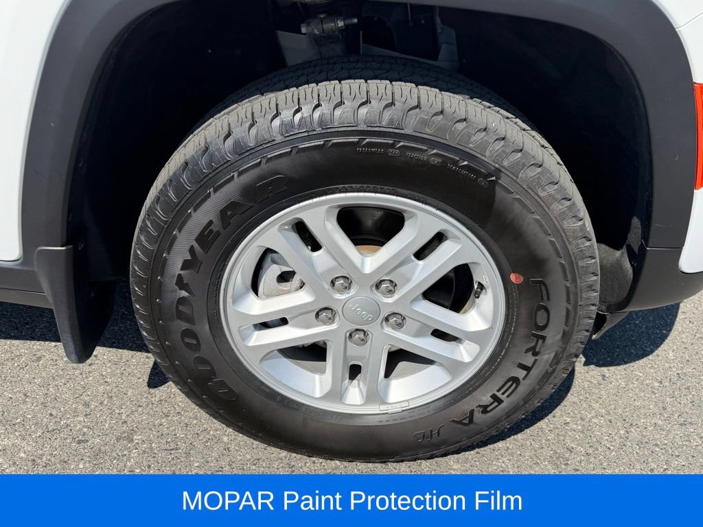 Certified 2024 Jeep Grand Cherokee Laredo w/ MOPAR Finishing Package RWD image 16