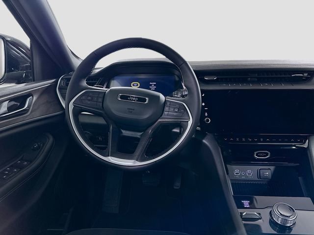 New 2026 Jeep Grand Cherokee Altitude image 16