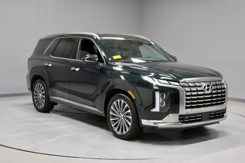 Used 2025 Hyundai Palisade Calligraphy FWD image 1