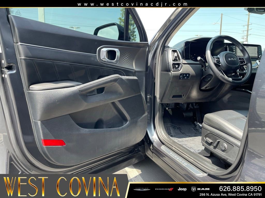 Used 2023 Kia Sorento SX FWD image 12