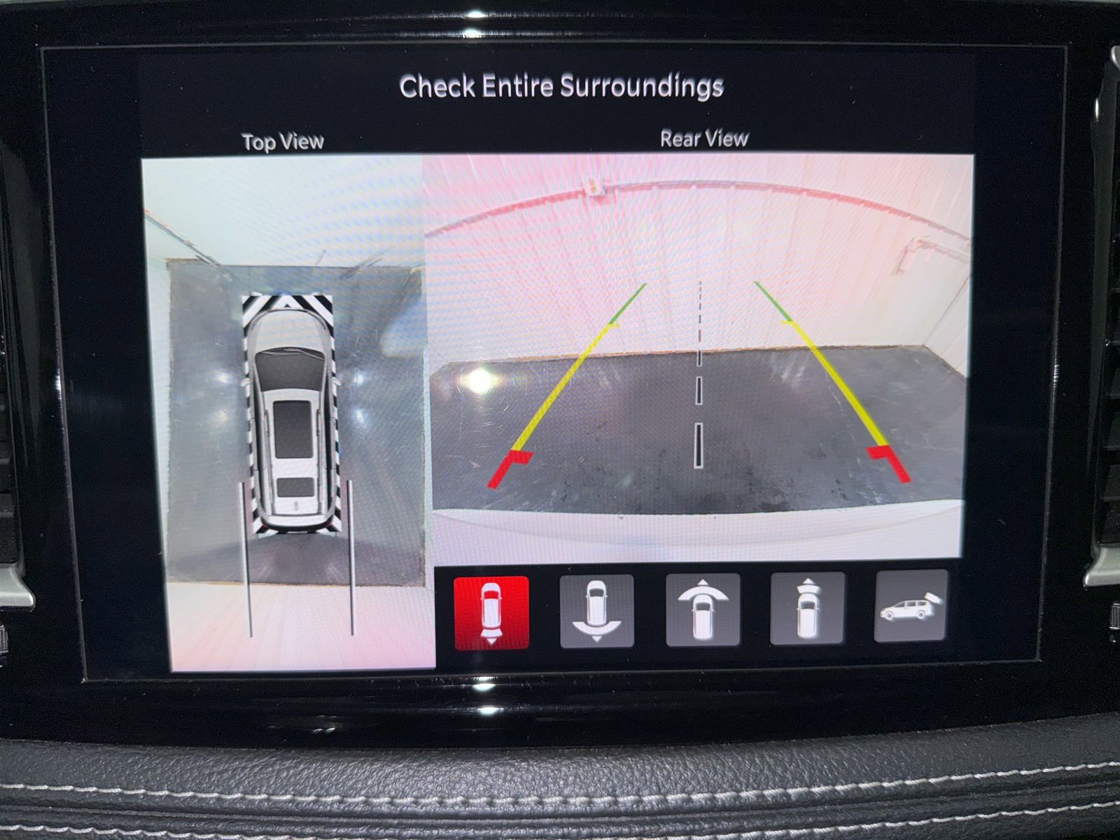 Used 2024 Chrysler Pacifica Select image 28