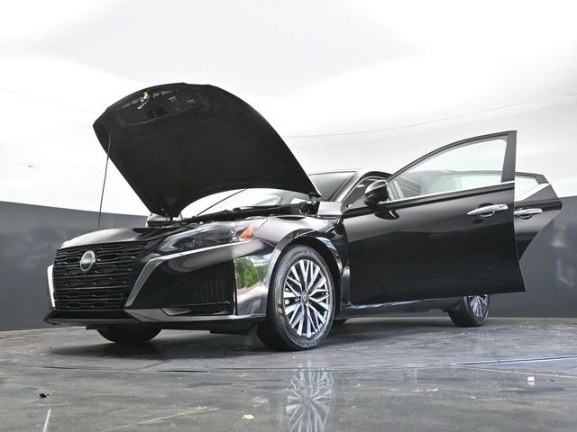 Used 2025 Nissan Altima 2.5 SV FWD image 45